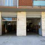�Non abbiamo mai avuto l�esigenza di farmi pubblicit� � ci dice il 34enne figlio Francesco �. Grazie al passaparola dei nostri fedeli clienti, tutti residenti del Libert�, siamo noti come �l�officina del Redentore�� 
